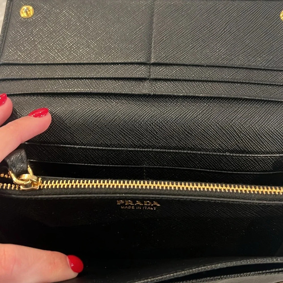 Prada Wallet- Pre Loved Good Condition - Picture 4 of 7